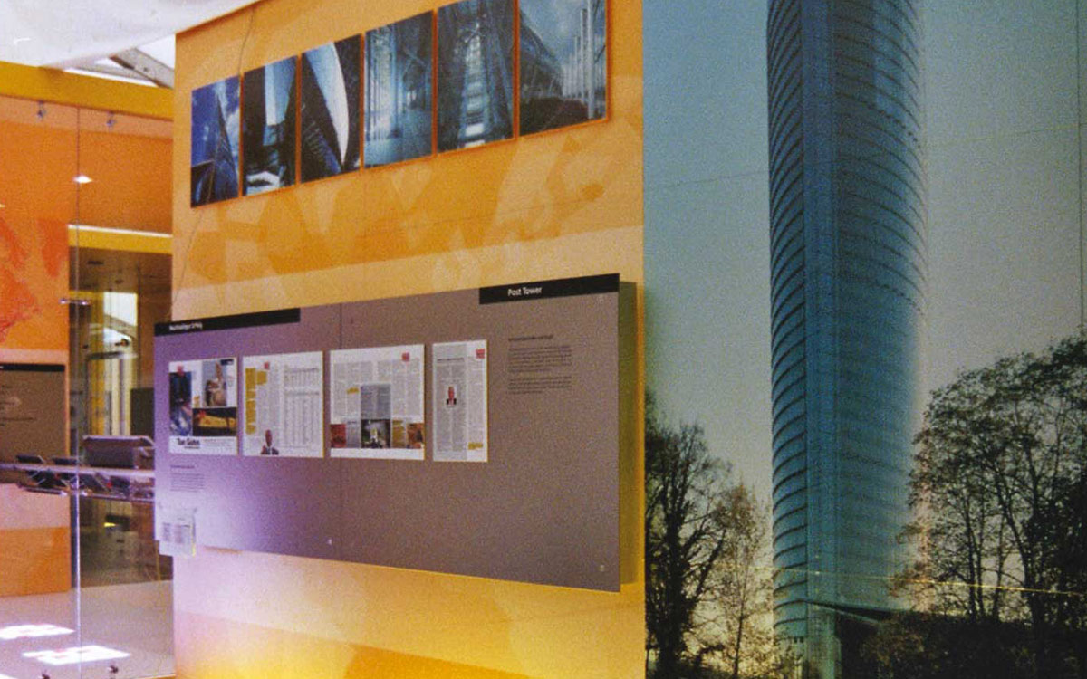 Ausstellung 10 Jahre Deutsche Post AG, Ausstellungskuben, Brand Space